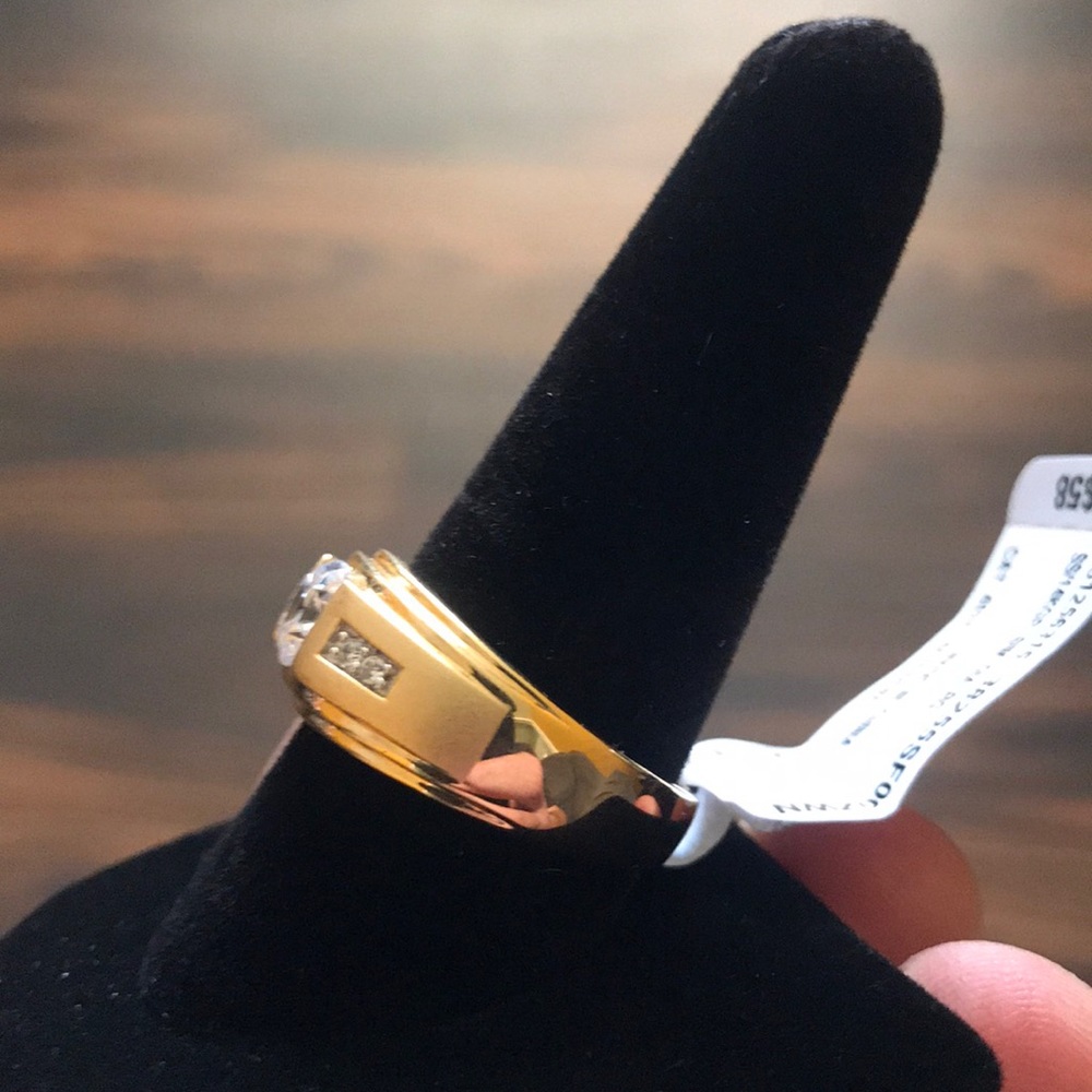 Simulated 💎 Ring - Picture 6 of 8